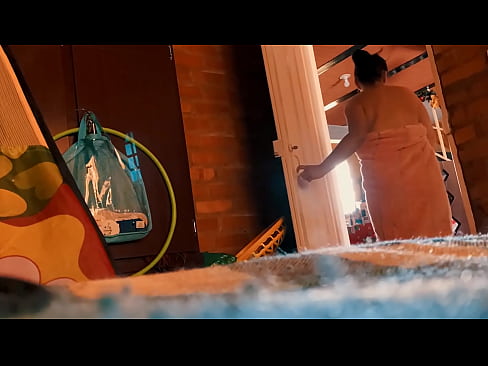 ❤️ Ο θείος μου με ακολουθεί στο ντους, με γαμάει ενώ κάνω ντους. Όμορφο πορνό ❌❤